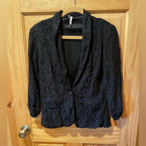Studio Y black blazer lace overlay quarter length sleeves size L used - Picture 1 of 3
